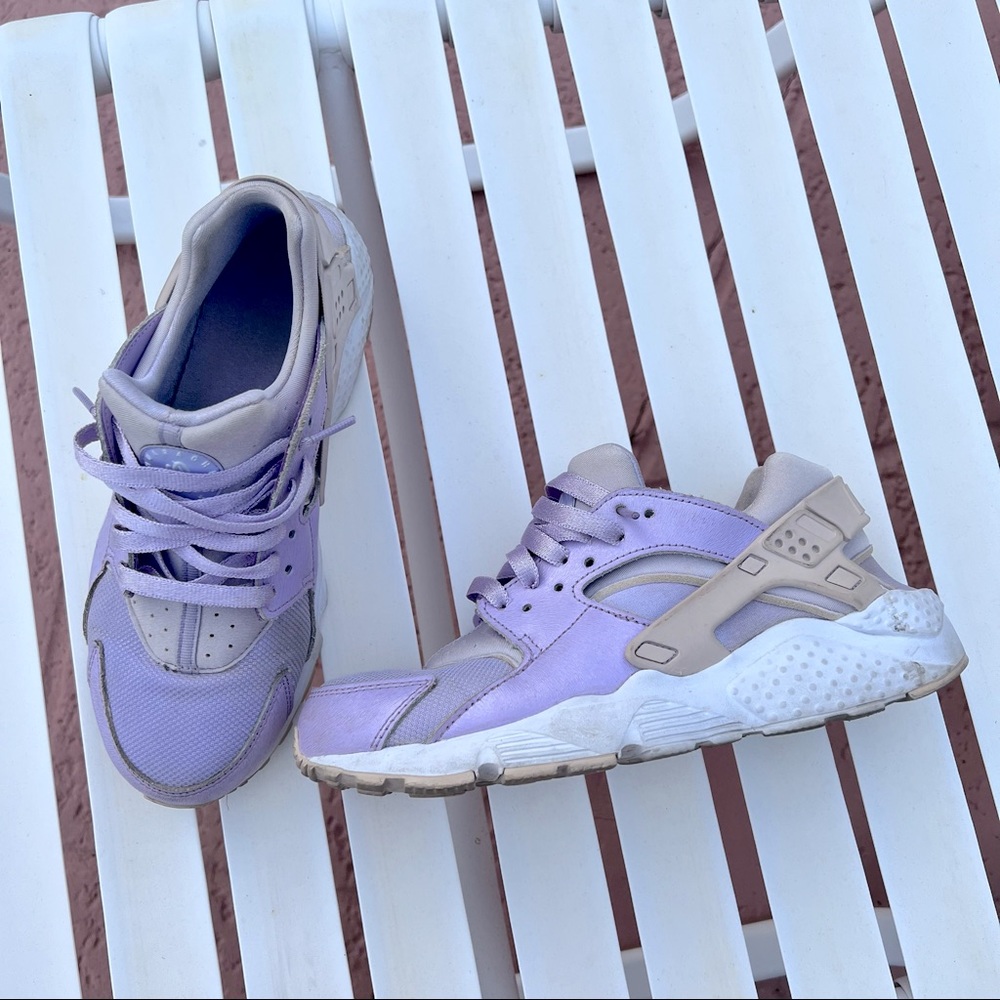 Nike Huarache sneakers size 7 - Picture 1 of 6
